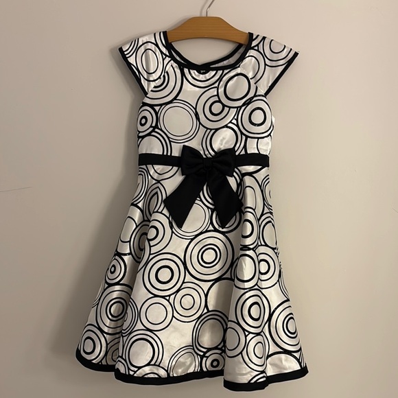 Jona Michelle Black and White Fit and Flare Dress with Flutter Cap Sleeves - Picture 1 of 4